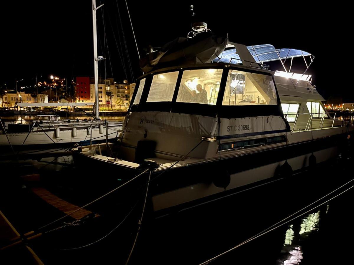 Navi Yacht A Sete, 2 A 8 Couchages, Privatif Hotel ภายนอก รูปภาพ