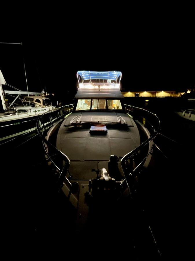 Navi Yacht A Sete, 2 A 8 Couchages, Privatif Hotel ภายนอก รูปภาพ