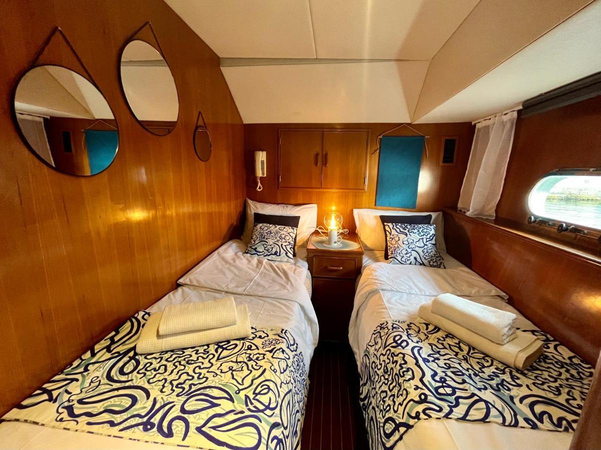 Navi Yacht A Sete, 2 A 8 Couchages, Privatif Hotel ภายนอก รูปภาพ