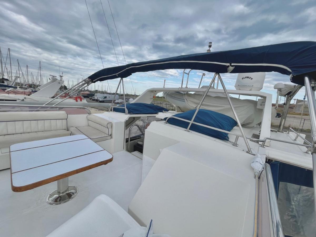 Navi Yacht A Sete, 2 A 8 Couchages, Privatif Hotel ภายนอก รูปภาพ