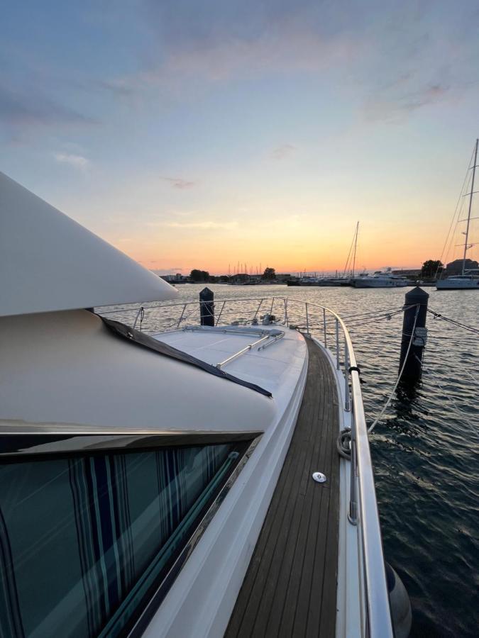 Navi Yacht A Sete, 2 A 8 Couchages, Privatif Hotel ภายนอก รูปภาพ